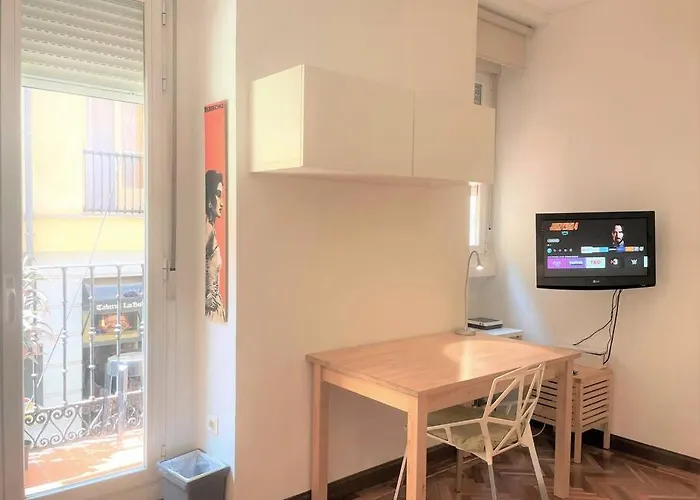 Exclusivo Y Acogedor Apartamento Con Balcon En Chueca, Con Aire Acondicionado Y Calefaccion