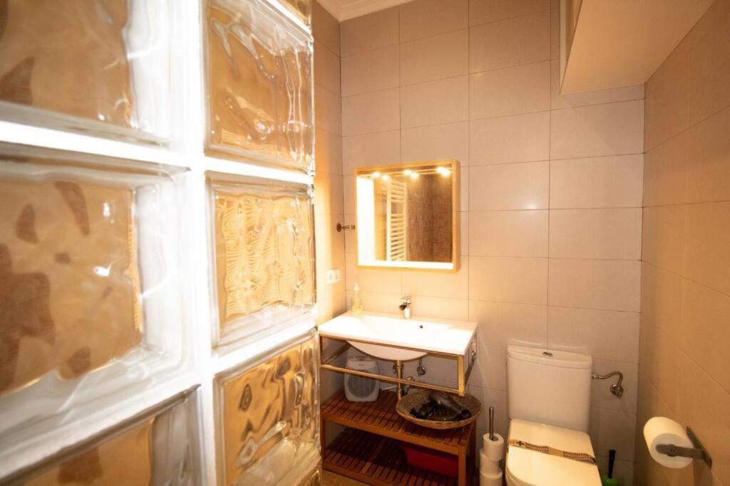 Appartamento Exclusivo Y Acogedor Con Balcon En Chueca, Con Aire Acondicionado Y Calefaccion *
