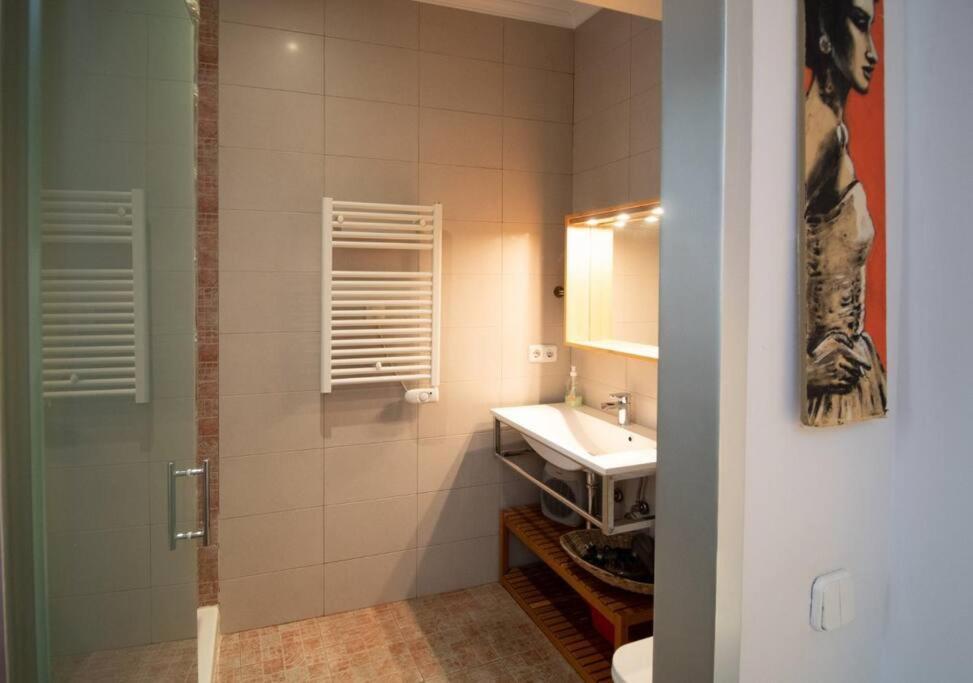 Appartamento Exclusivo Y Acogedor Con Balcon En Chueca, Con Aire Acondicionado Y Calefaccion